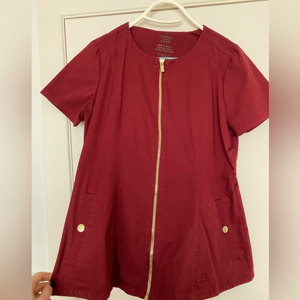 Jaanuu scrub top